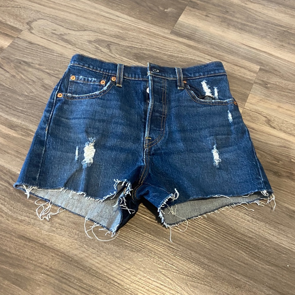 NWT Levi’s ribcage jean shorts size 26